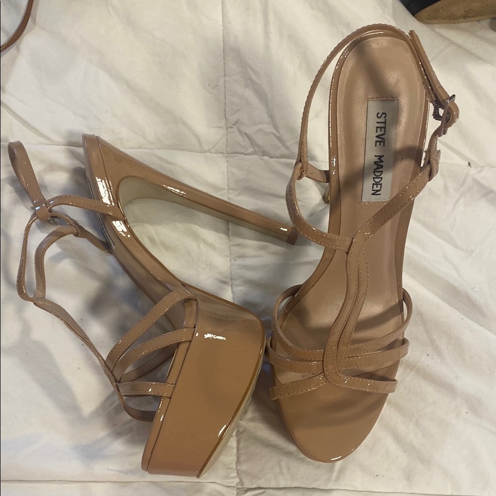 Steve Madden Tan Strappy Heels Elegant Design